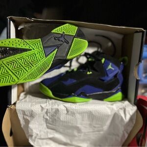 Jordan’s size 6 youth